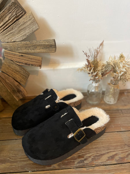 Chaussures claquettes - style UGG