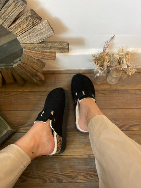 Chaussures claquettes - style UGG