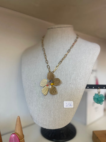 Collier - BETY