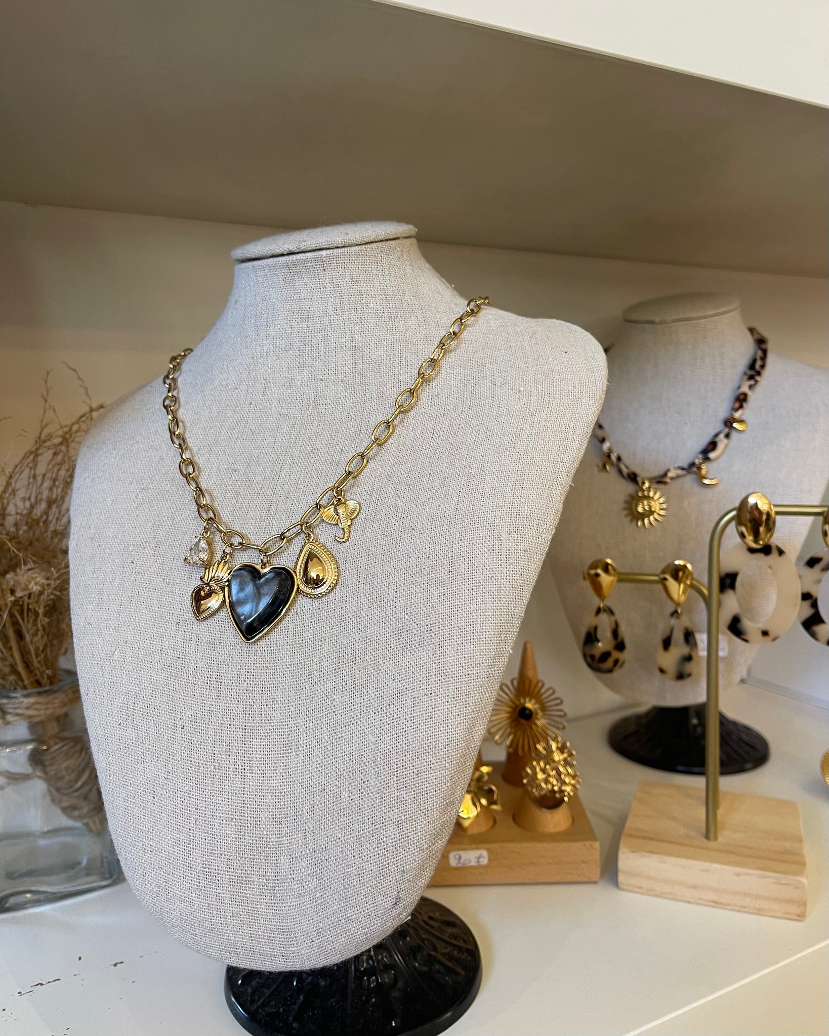 Collier noir - CHARMES
