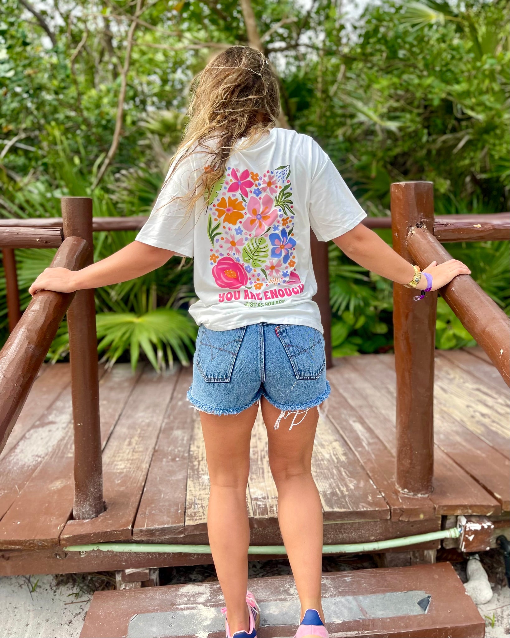 T-shirt - YOU ARE ENOUGH