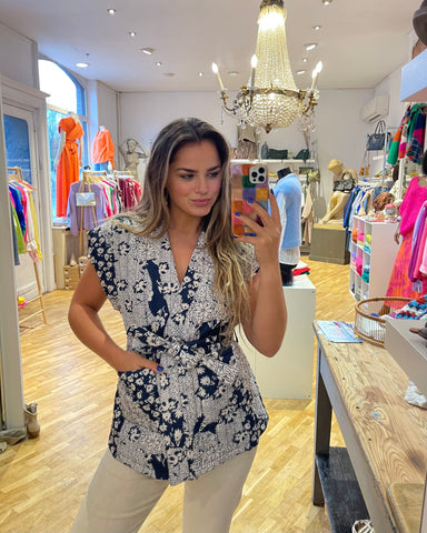 Kimono - BLEU