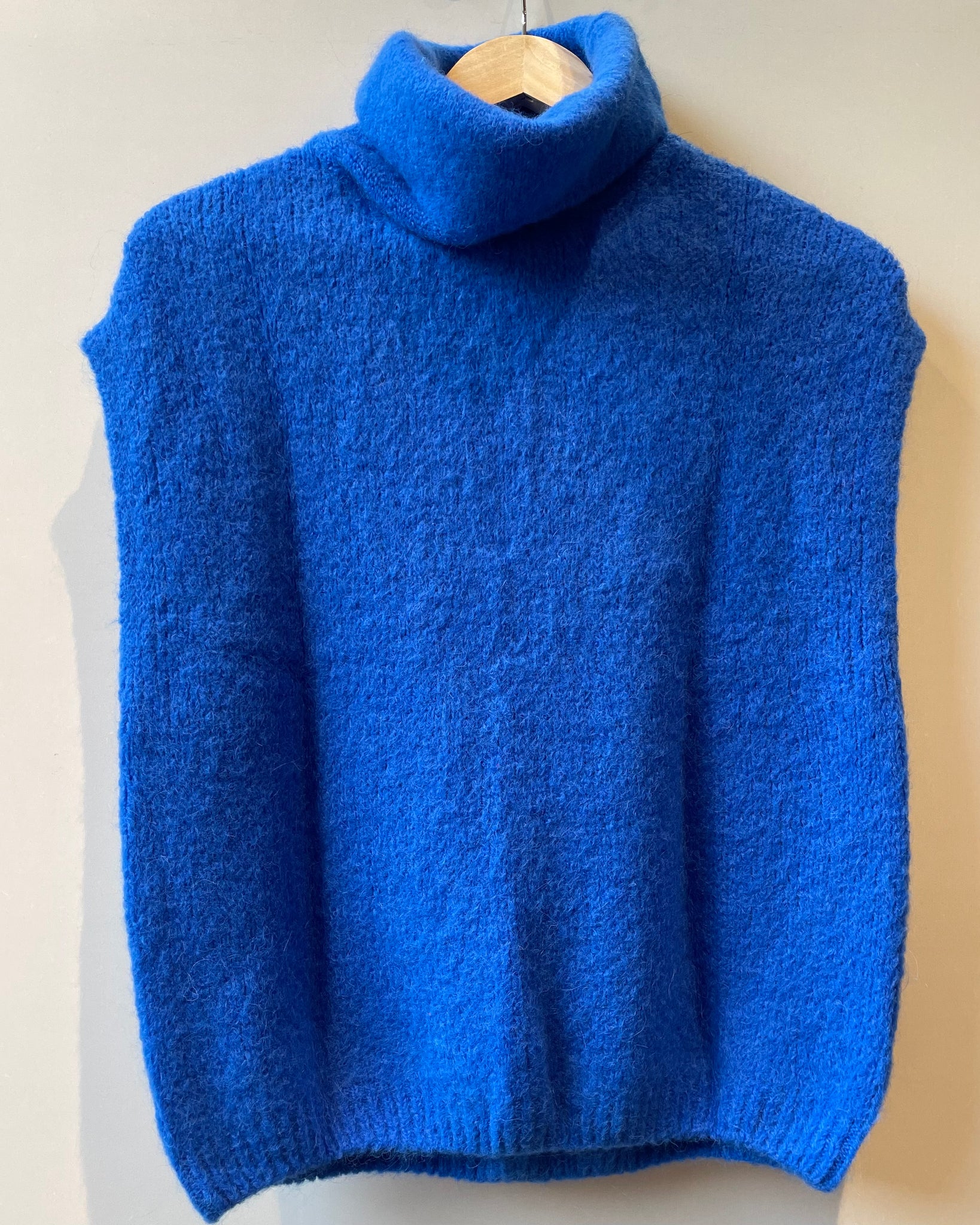 Pull sans manches col roulé bleu - RORY