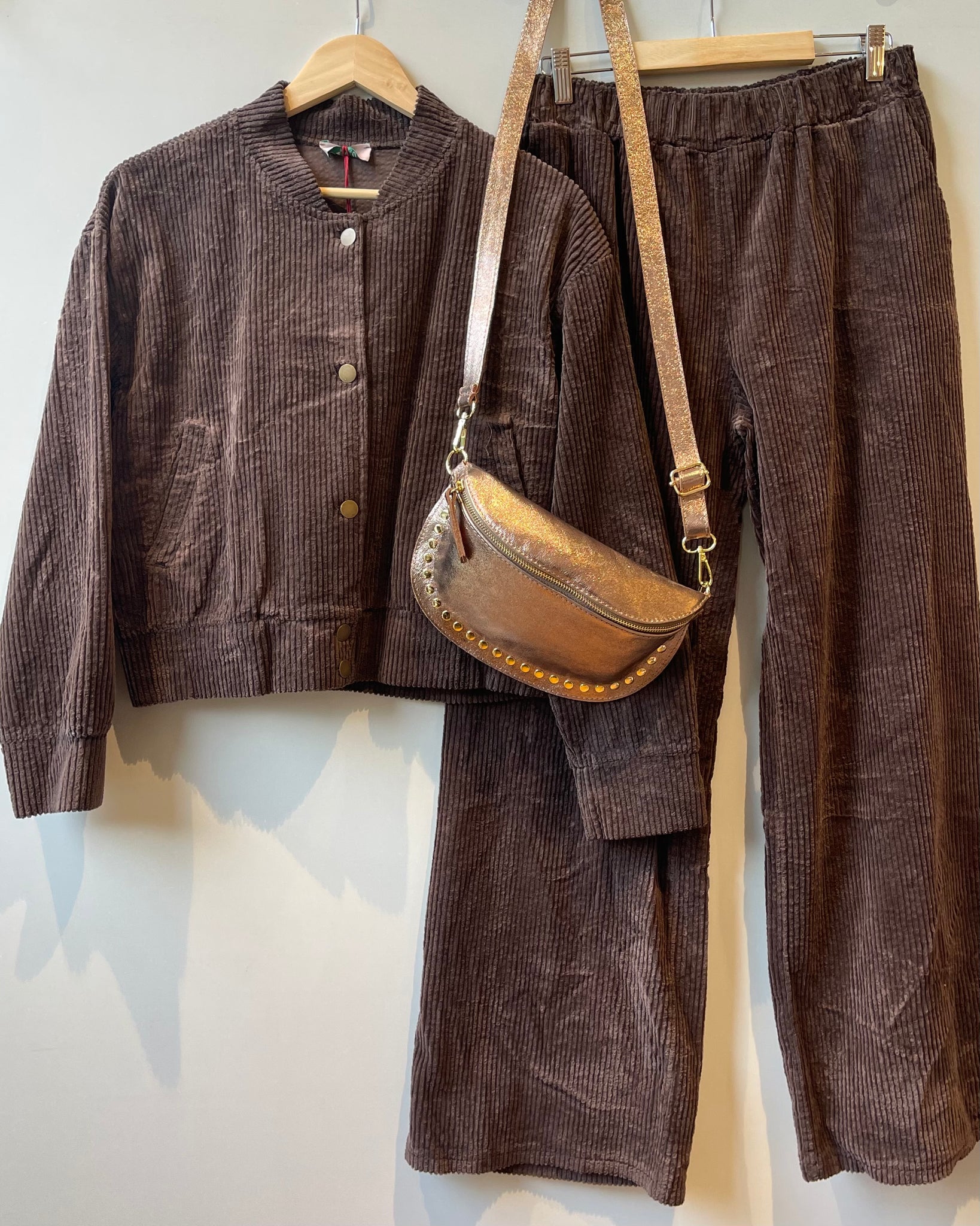 Ensemble marron - JOHAN